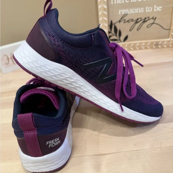 New Balance Women's Purple Fresh Foam Arishi Athletic Shoes - Picture 3 of 11